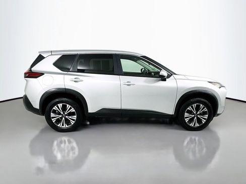 Used 2022 Nissan Rogue SV image 5