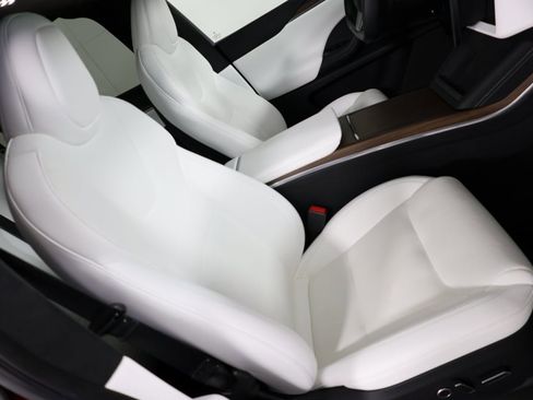 Used 2023 Tesla Model X image 29