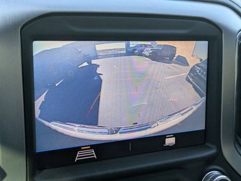 Used 2021 GMC Sierra 1500 SLE image 17