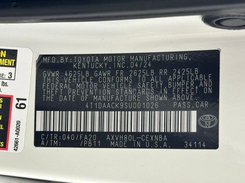 Used 2025 Toyota Camry LE image 30