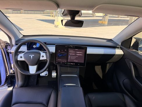 Used 2022 Tesla Model Y Long Range AWD/4WD image 38