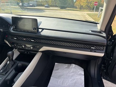 Used 2024 Honda Accord EX image 28