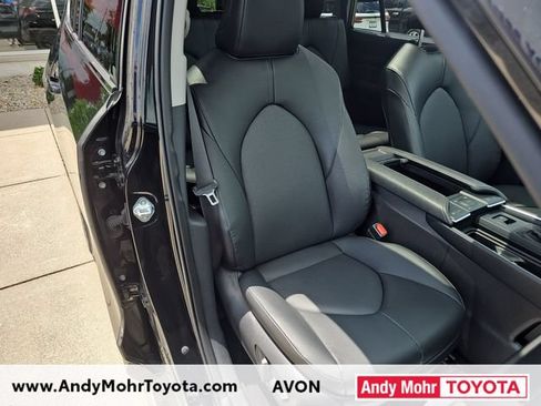 Certified 2024 Toyota Grand Highlander AWD image 37