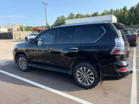 Used 2021 Lexus GX 460 Luxury w/ Off Road Package AWD/4WD image 5