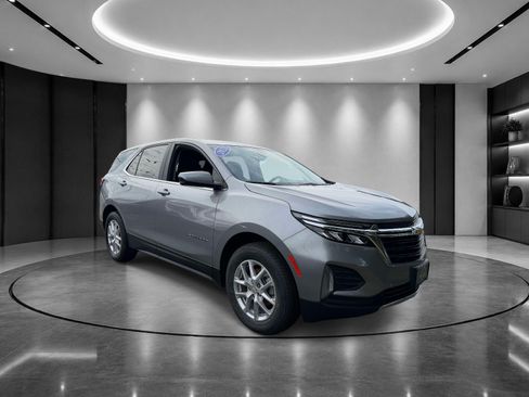 Certified 2023 Chevrolet Equinox LT AWD/4WD image 2
