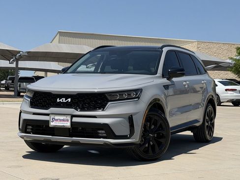 Used 2023 Kia Sorento SX FWD image 2