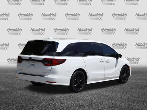 Used 2024 Honda Odyssey Sport image 9