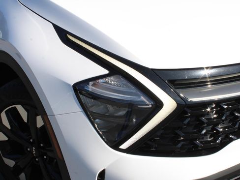 Certified 2023 Kia Sportage X-Line image 2