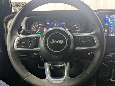 Used 2024 Jeep Wrangler Unlimited Sahara AWD/4WD image 13