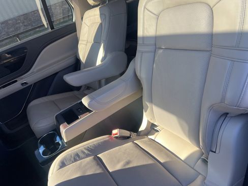 Used 2020 Lincoln Aviator Reserve w/ Equipment Group 201A image 15