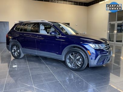 Used 2023 Volkswagen Tiguan SE w/ Panoramic Sunroof Package