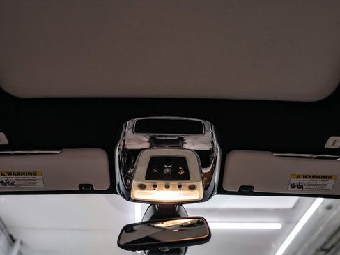 Used 2011 Rolls-Royce Ghost image 24