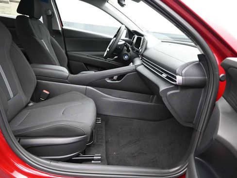New 2026 Hyundai Elantra SE image 11