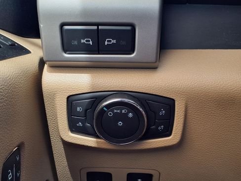 Used 2021 Ford F250 Lariat w/ Lariat Ultimate Package AWD/4WD image 23