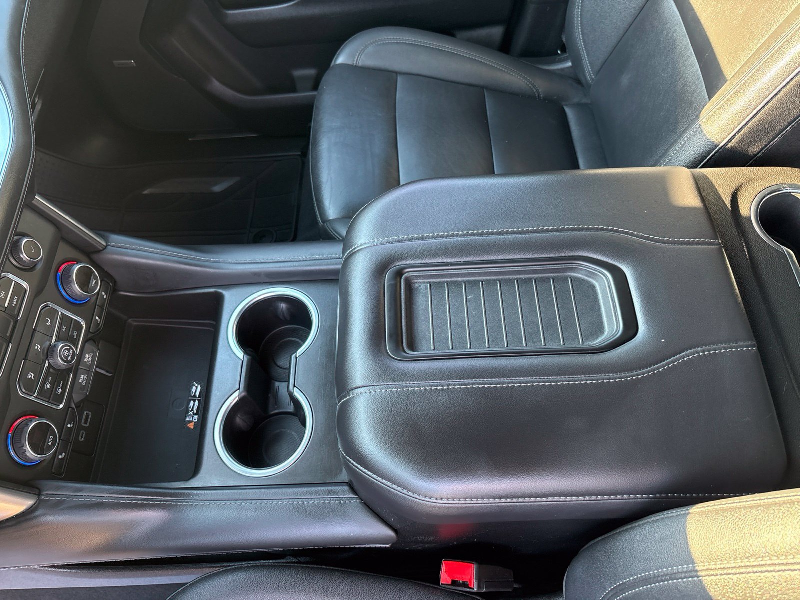 Used 2022 Chevrolet Tahoe LT w/ Luxury Package RWD image 21