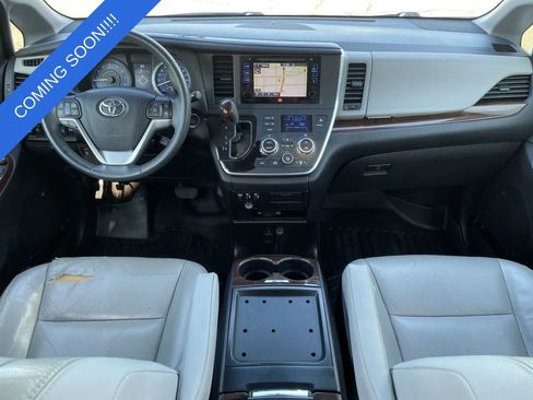 Used 2015 Toyota Sienna Limited Premium FWD image 27