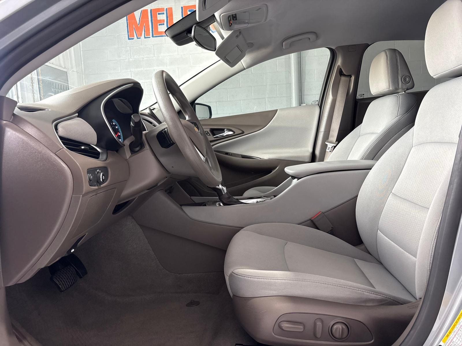Used 2023 Chevrolet Malibu LS FWD image 9