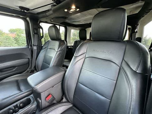Used 2023 Jeep Wrangler Unlimited Sahara w/ Cold Weather Group AWD/4WD image 17