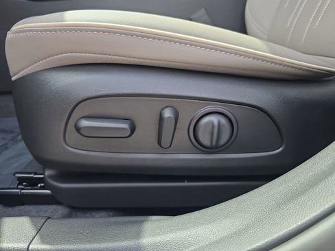 New 2026 Buick Envista Sport Touring FWD image 18