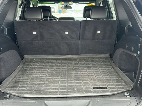 Used 2021 Jeep Grand Cherokee Laredo X image 27