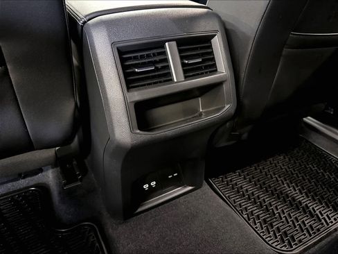 Used 2023 Volkswagen Atlas Cross Sport SEL R-Line AWD/4WD image 13