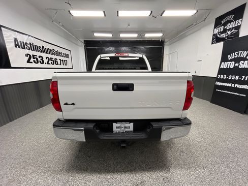 Used 2016 Toyota Tundra SR5 w/ SR5 Upgrade Package image 4