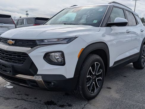 Used 2021 Chevrolet TrailBlazer ACTIV w/ Technology Package image 6