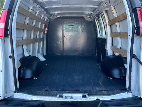 Used 2022 GMC Savana 2500 w/ Driver Convenience Package RWD image 28