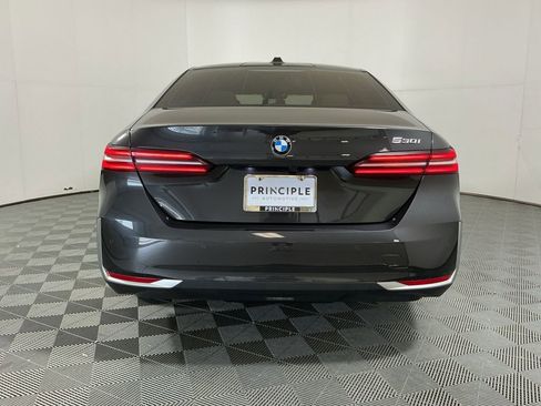 Certified 2024 BMW 530i w/ Premium Package RWD image 6