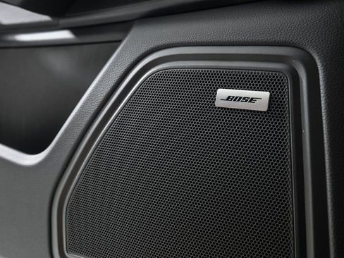 New 2026 Porsche Macan image 7