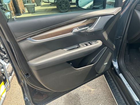 Used 2021 Cadillac XT6 Premium Luxury w/ Platinum Package AWD/4WD image 27
