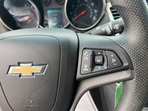 Used 2015 Chevrolet Cruze LT FWD image 21