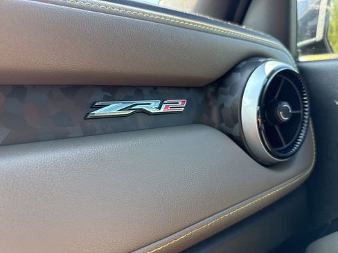 Used 2024 Chevrolet Colorado ZR2 w/ Technology Package AWD/4WD image 38
