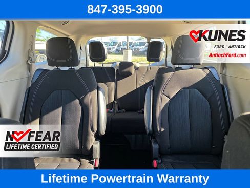 Used 2023 Chrysler Voyager LX FWD image 15
