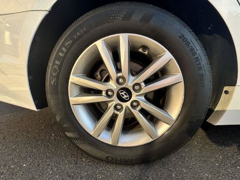 Used 2017 Hyundai Sonata SE FWD image 11