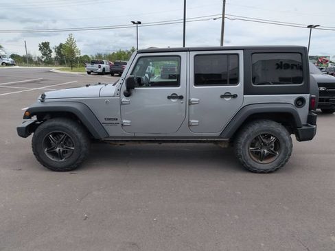 Used 2017 Jeep Wrangler Unlimited Sport w/ Quick Order Package 24S AWD/4WD image 4
