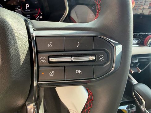 Used 2024 GMC Canyon AT4X AWD/4WD image 26