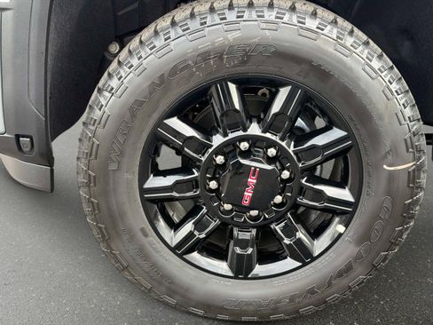New 2026 GMC Sierra 2500 AT4 w/ AT4 Premium Plus Package AWD/4WD image 10