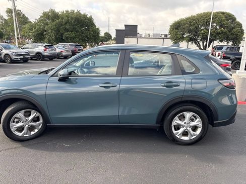 Used 2025 Honda HR-V LX image 3