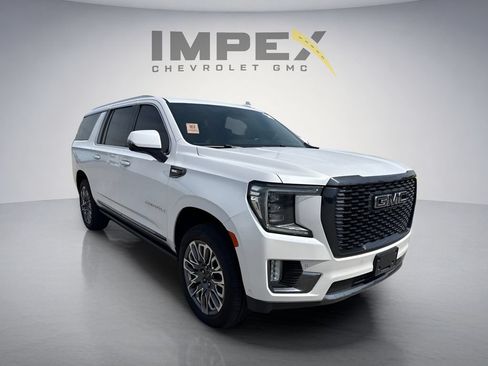 Used 2023 GMC Yukon XL Denali Ultimate AWD/4WD image 7