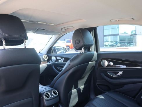 Used 2018 Mercedes-Benz E 300 image 25
