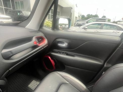 Used 2022 Jeep Renegade Trailhawk w/ Trailer Tow Group AWD/4WD image 11