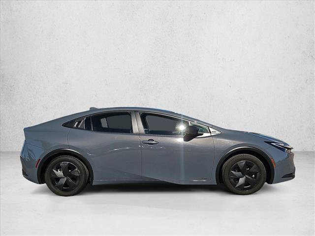 Used 2025 Toyota Prius LE AWD/4WD image 4