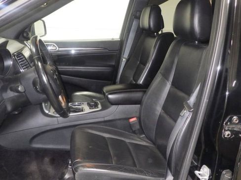 Used 2019 Jeep Grand Cherokee Limited w/ Interior Metal Package image 8