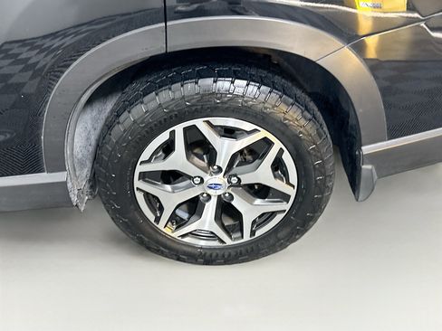 Used 2020 Subaru Forester Premium AWD/4WD image 11