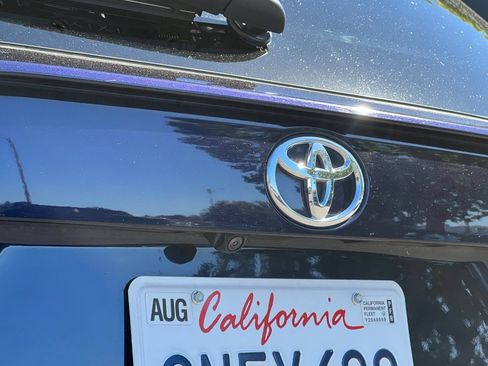 Used 2024 Toyota RAV4 XLE FWD image 44