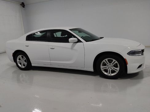 Used 2022 Dodge Charger SXT w/ Cold Weather Package RWD image 11