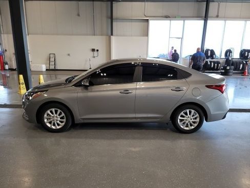 Used 2022 Hyundai Accent SEL FWD image 4