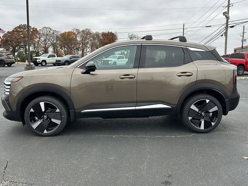 New 2026 Nissan Kicks SR w/ Cold Weather Package image 3