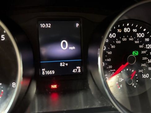 Used 2018 Volkswagen Tiguan SE AWD/4WD image 12